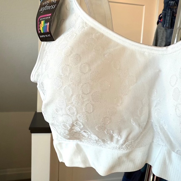 Bali Cool Comfort Fabric Bra in White (pattern) - Large (NWT) - Picture 3 of 13